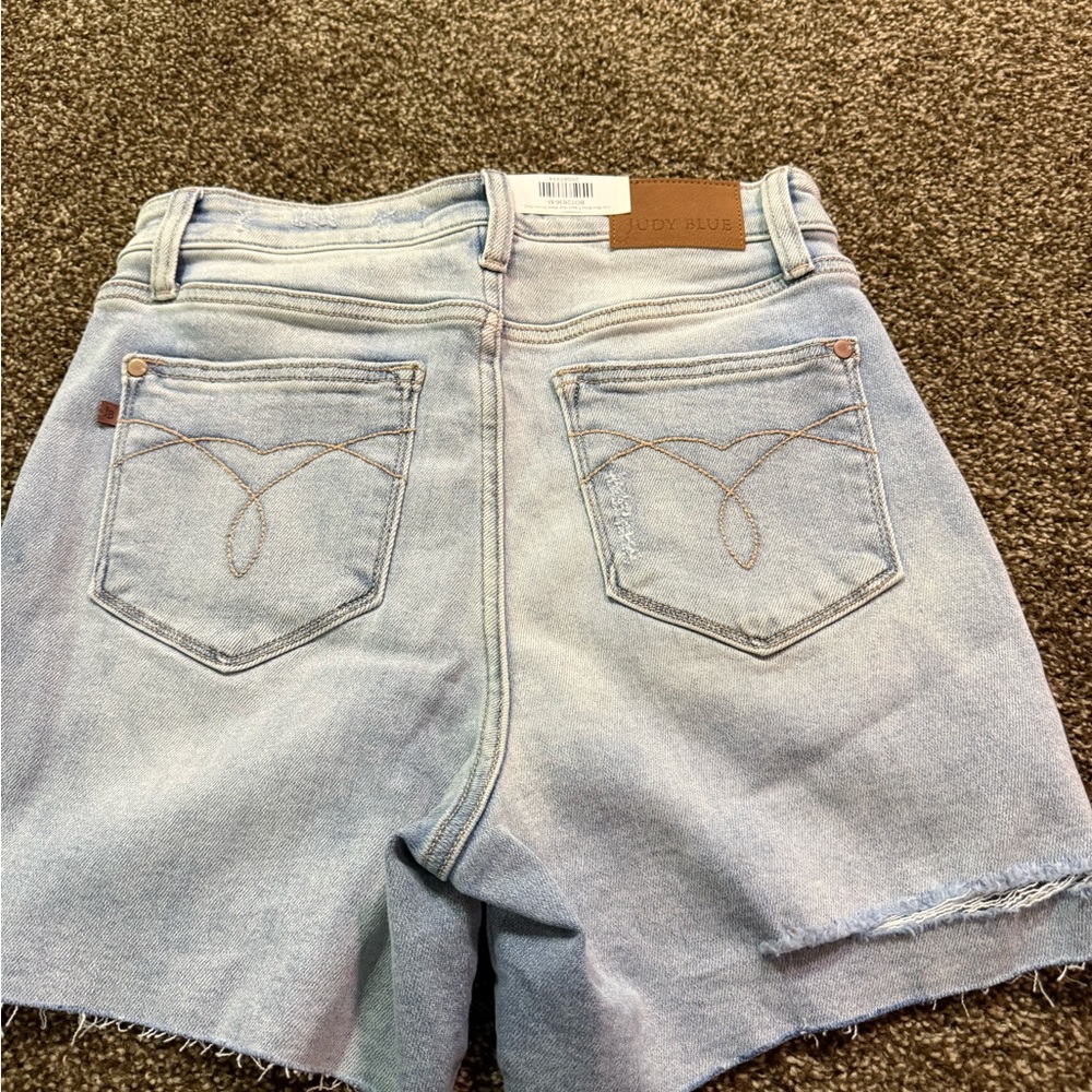NWT Judy Blue Light Wash High Waisted Jean Shorts - Picture 4 of 5
